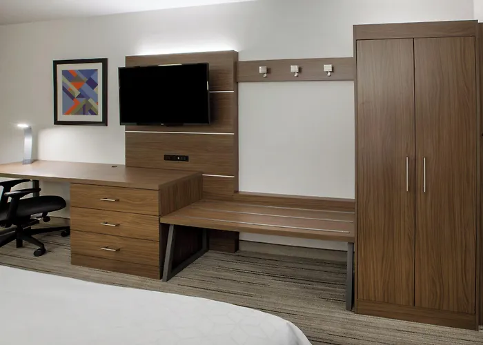 Отель Express Carbondale By Ihg Murphysboro